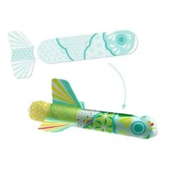 DIY 3 POISSONS VOLANTS A COLORIER KOINOBORI - DJECO 12 DIY 3 POISSONS VOLANTS A COLORIER KOINOBORI - DJECO -Créatifs Jeux Magasin DJ07943 C1 RVB