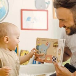 PETIT VER JOUE A CACHE CACHE - BABABOO AND FRIENDS -Créatifs Jeux Magasin KB1100206 LittleWorm Fingerbook Life 02 FR LowRes 1280x