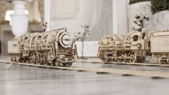 UGEARS - LOCOMOTIVE 460 + WAGON -Créatifs Jeux Magasin Ugears ModeleMecanique Locomotive460 04